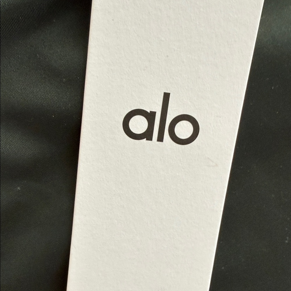 Alo Yoga Charcoal Green Airlift 7/8 Leggings - Size Medium NWT - Picture 5 of 5